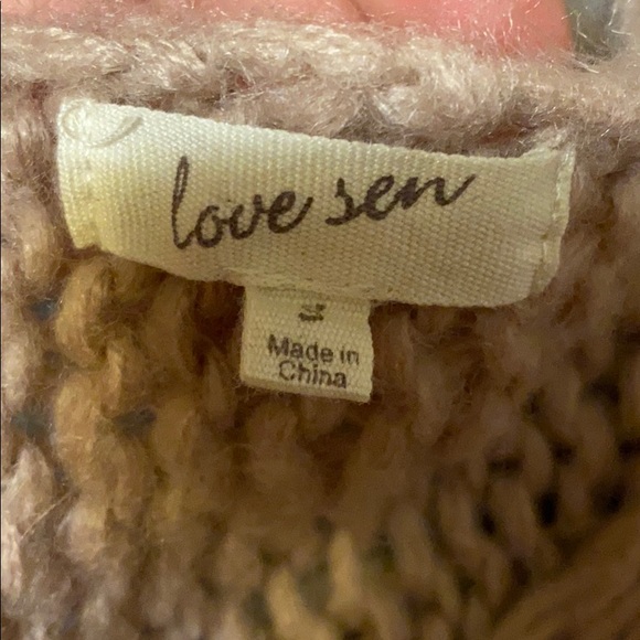 sweater - Picture 3 of 3